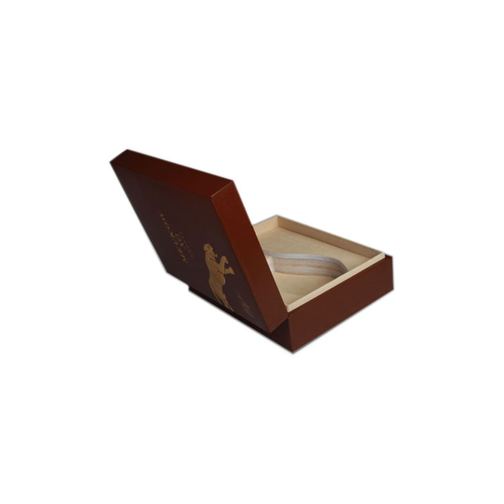 Wooden wine packaging box